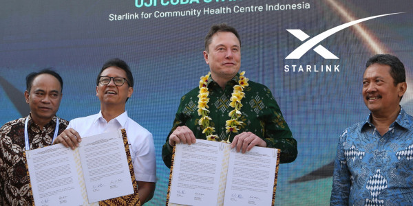 Elon Musk Launches Starlink Satellite Internet Service in Indonesia