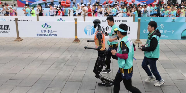 Chinese Humanoid Robots Make History at Beijing Half-Marathon: Complete Race 1.5 Hours Behind Humans